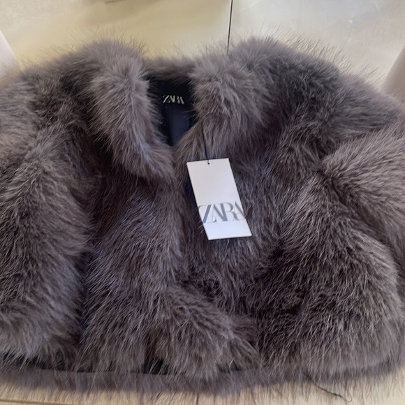 ZARA CROPPED FAUX FUR JACKET - Picture 10 of 11